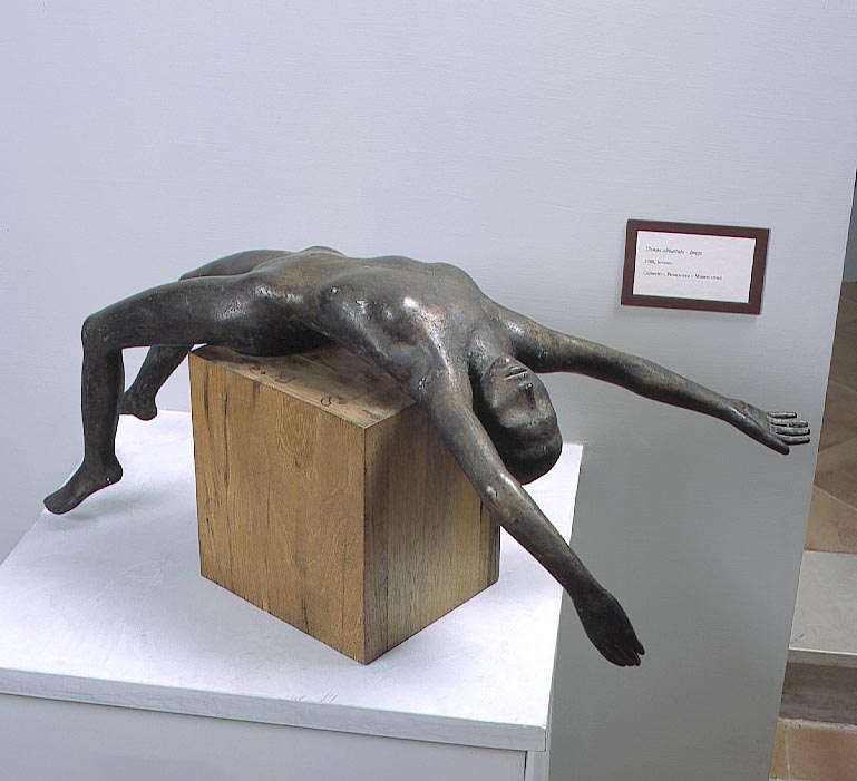 Donna abbattuta - lunga, figura femminile nuda (statua) di Bartoccini Bruno (sec. XX)