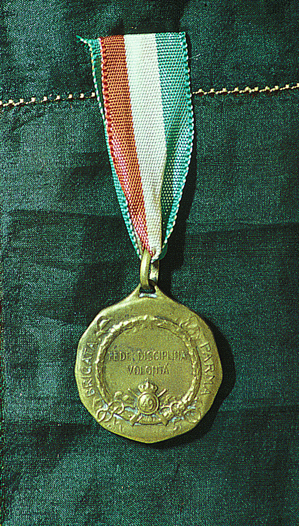 figure maschili (medaglia) - produzione romana (sec. XX)