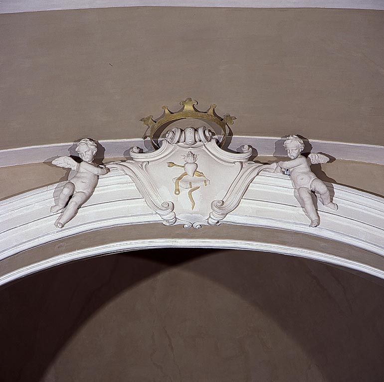 angioletti reggistemma (decorazione plastica) di Galli Ferdinando detto Bibiena (prima metà sec. XVIII)