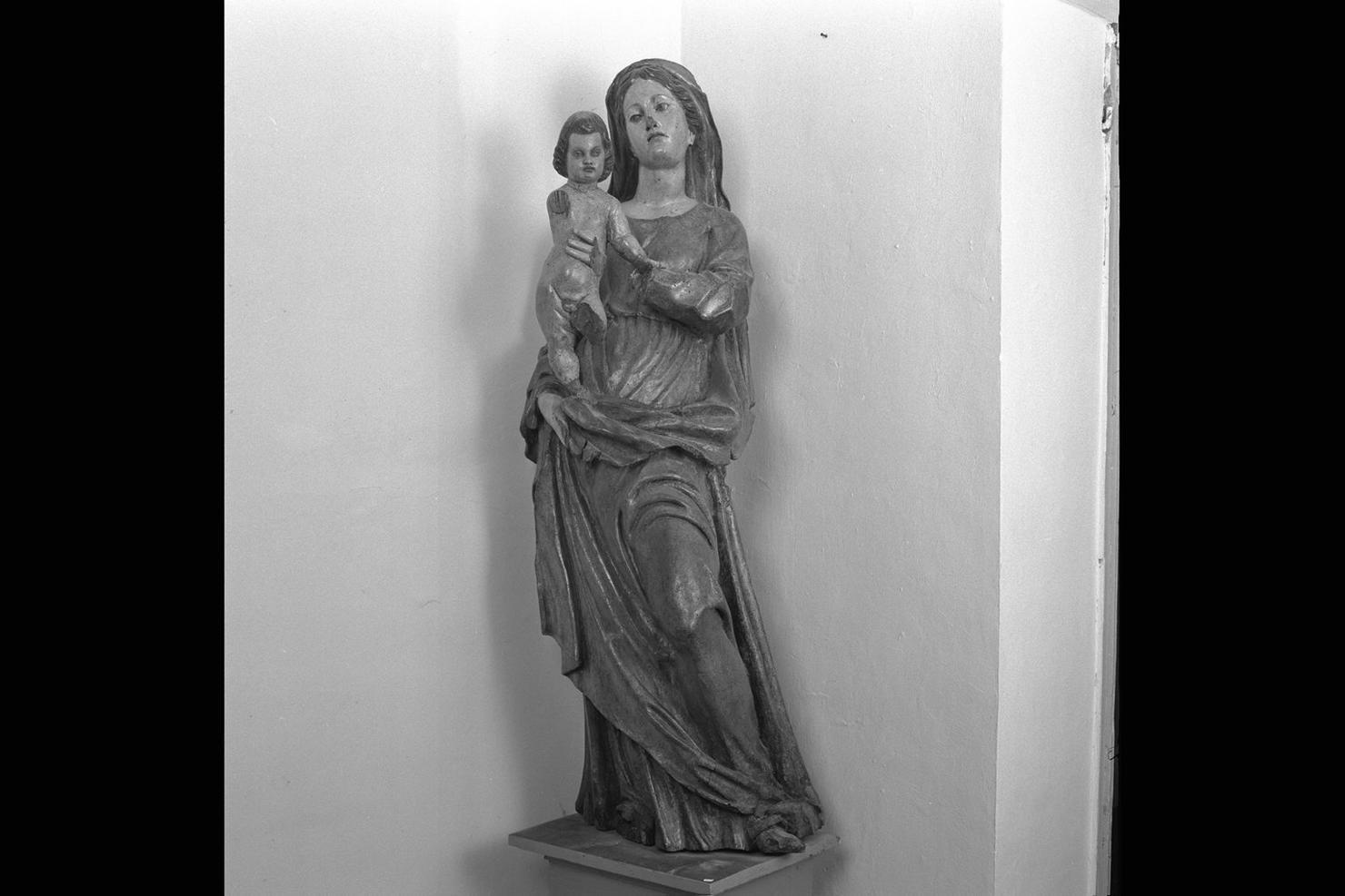 Madonna con Bambino (gruppo scultoreo) - ambito marchigiano (seconda metà sec. XVI)