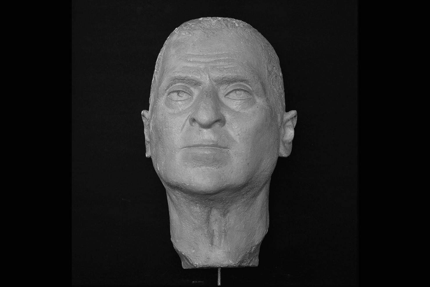 testa maschile (scultura) di Gera Uno (sec. XX)