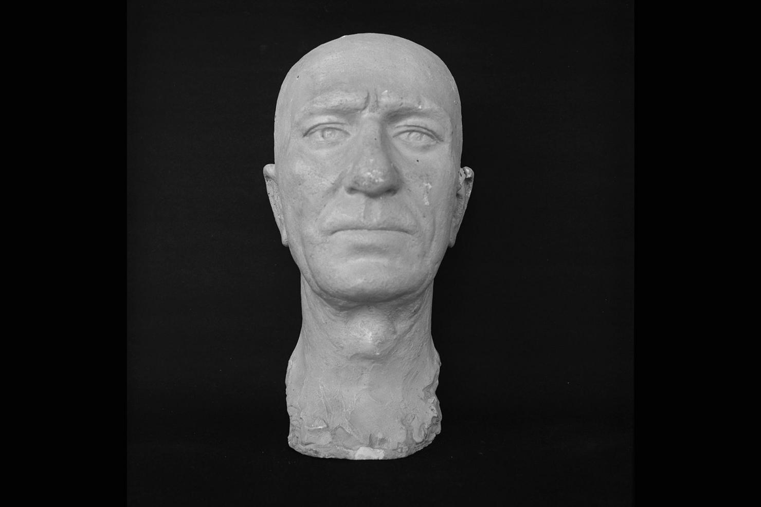 testa maschile (scultura) di Gera Uno (sec. XX)