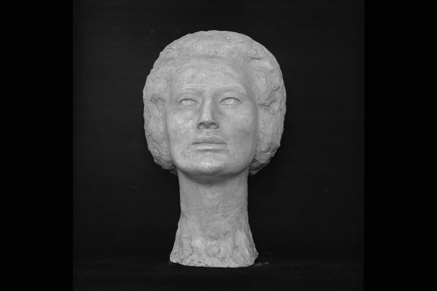 Ritratto della Signora Masera, testa femminile (scultura) di Gera Uno (sec. XX)