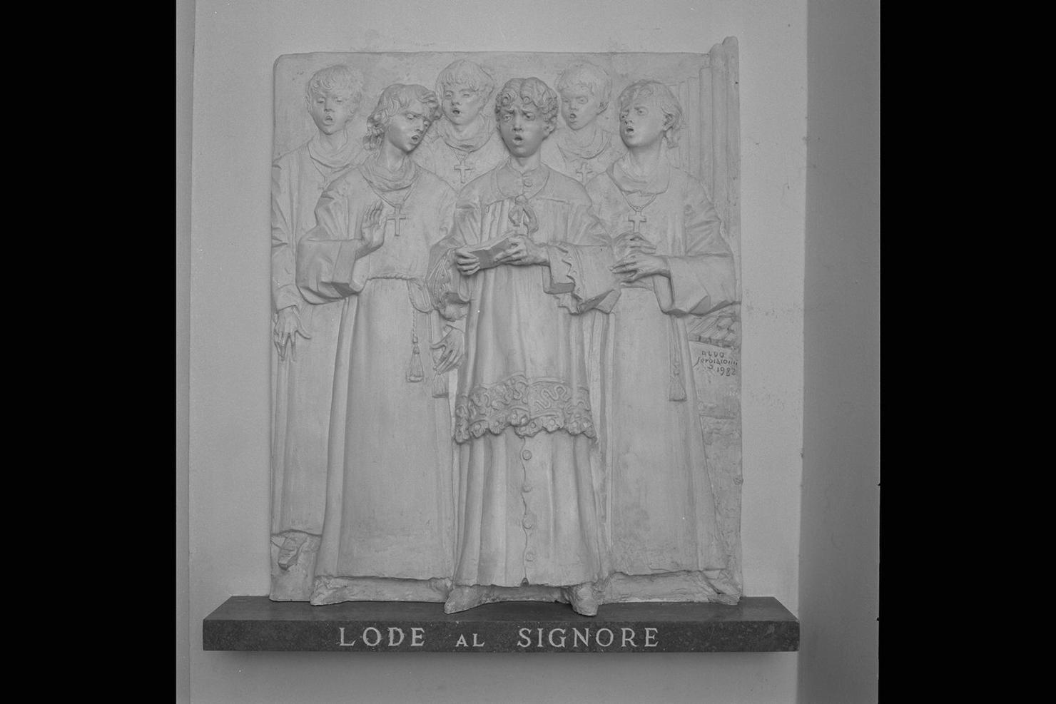 Lode al Signore, giovani coristi (scultura) di Sergiacomi Aldo (sec. XX)