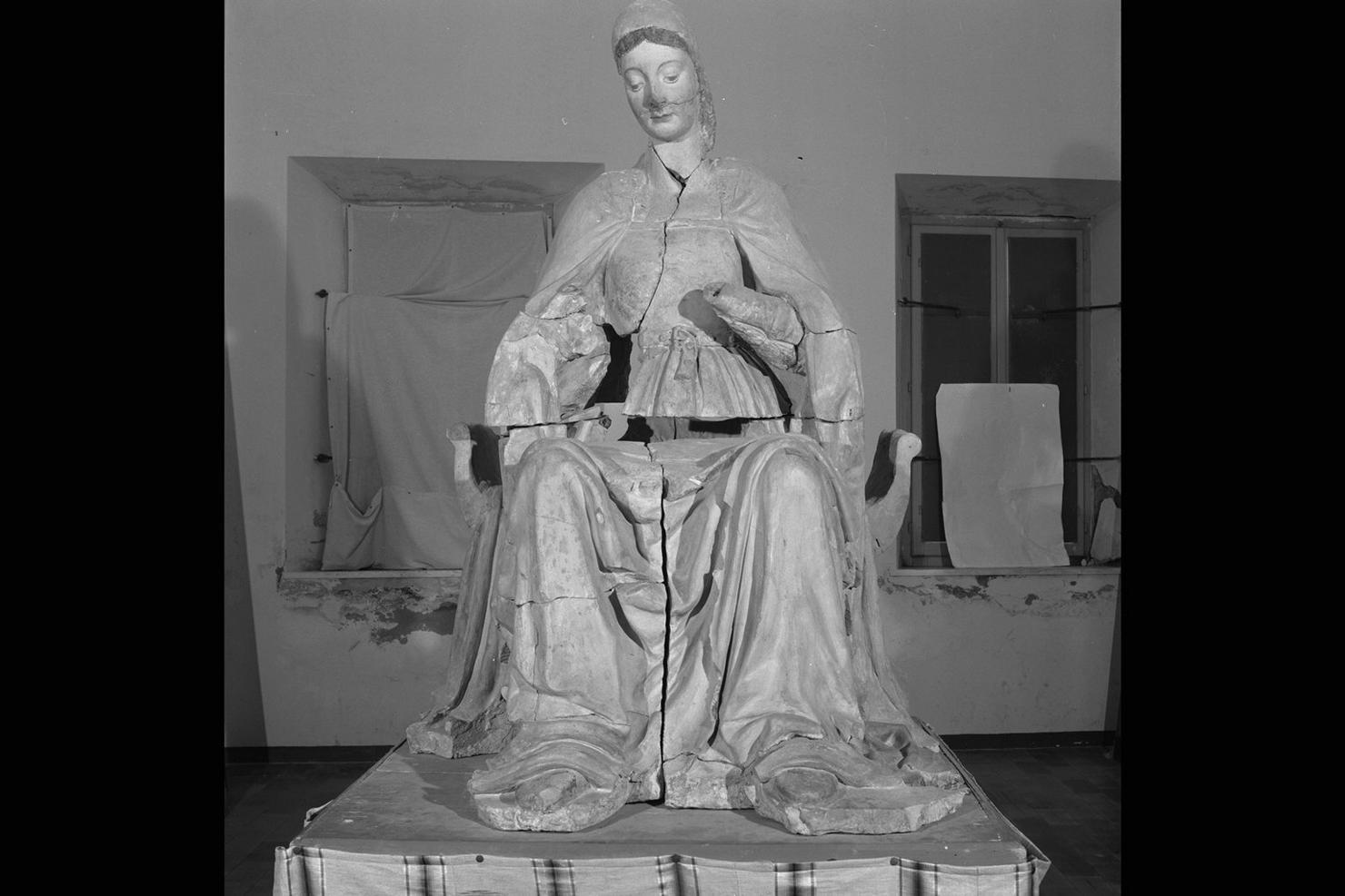 Madonna con Bambino (gruppo scultoreo, frammento) di Gagliardelli Giovanni Francesco (sec. XVI)