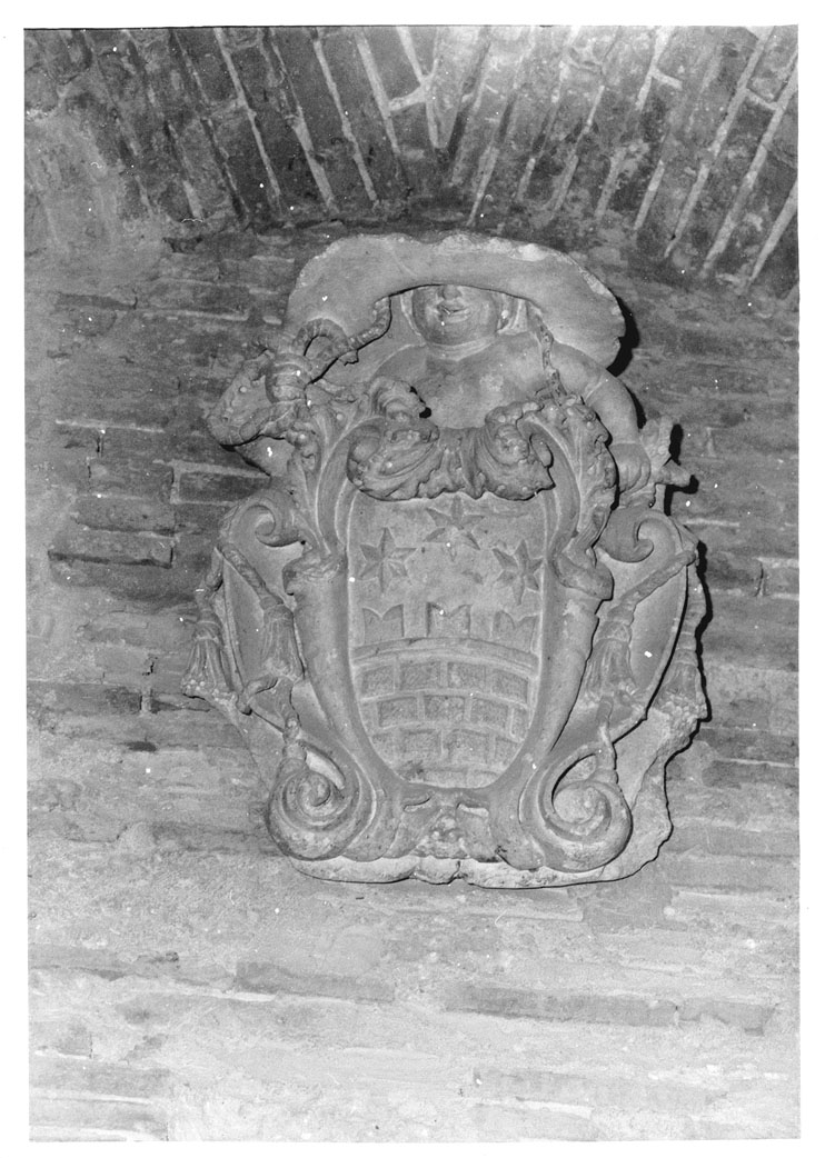 stemma vescovile (rilievo) - bottega marchigiana (prima metà sec. XVIII)