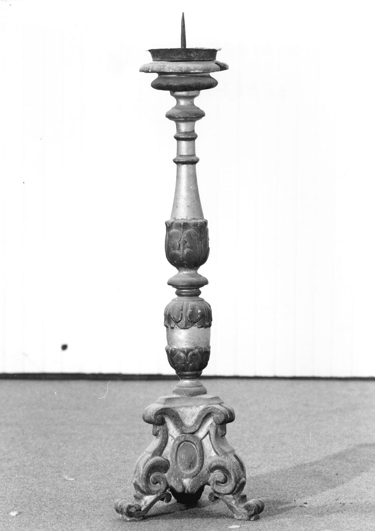 candeliere, serie - bottega italiana (fine/inizio secc. XVII/ XVIII)