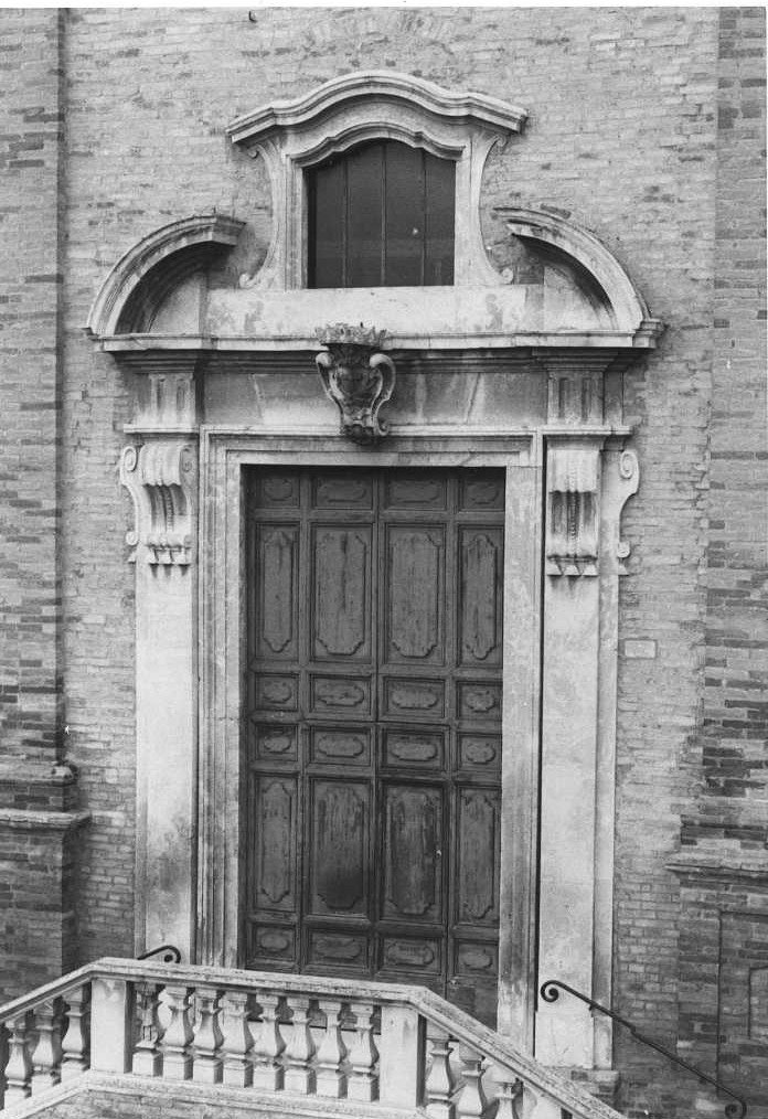 portale architravato, insieme di Rusca Antonio (sec. XVIII)