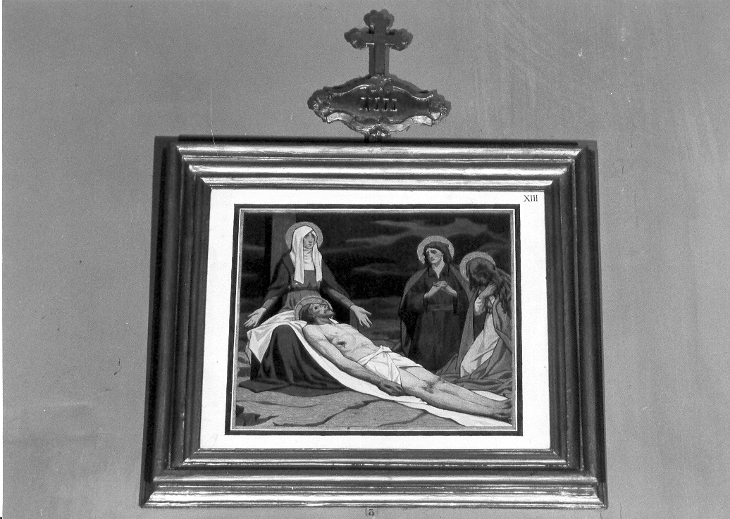 stazione XIII: Gesù deposto dalla croce (Via Crucis, elemento d'insieme) di Biagetti Biagio (sec. XX)
