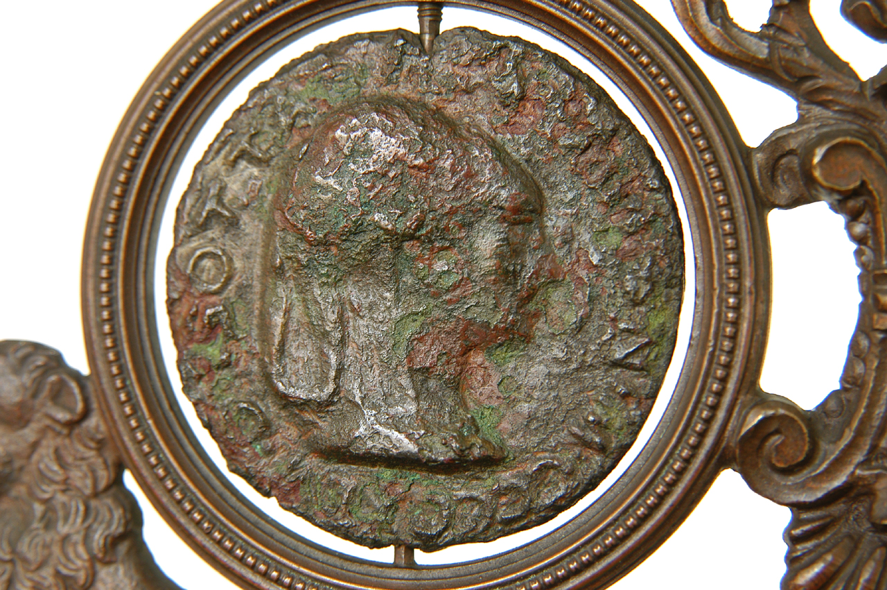 Isotta degli Atti e libro (medaglia) - bottega Italia centrale (sec. XV)