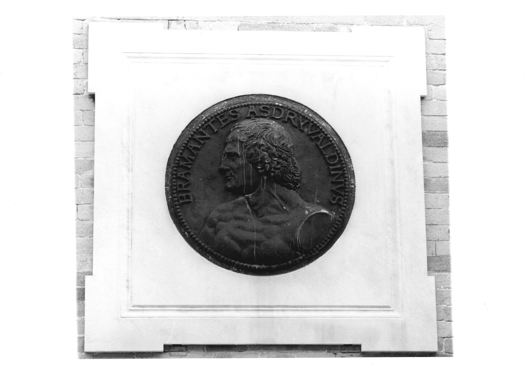 busto di Donato Bramante (medaglione) di Romagnoli Giuseppe (sec. XX)
