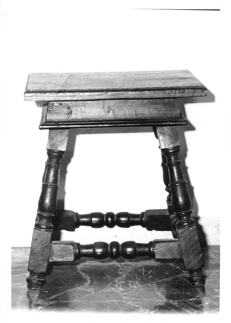 sgabello, serie - bottega marchigiana (sec. XVIII)