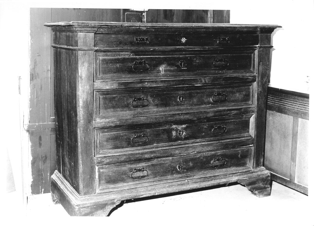 cassettone - bottega marchigiana (sec. XVII)