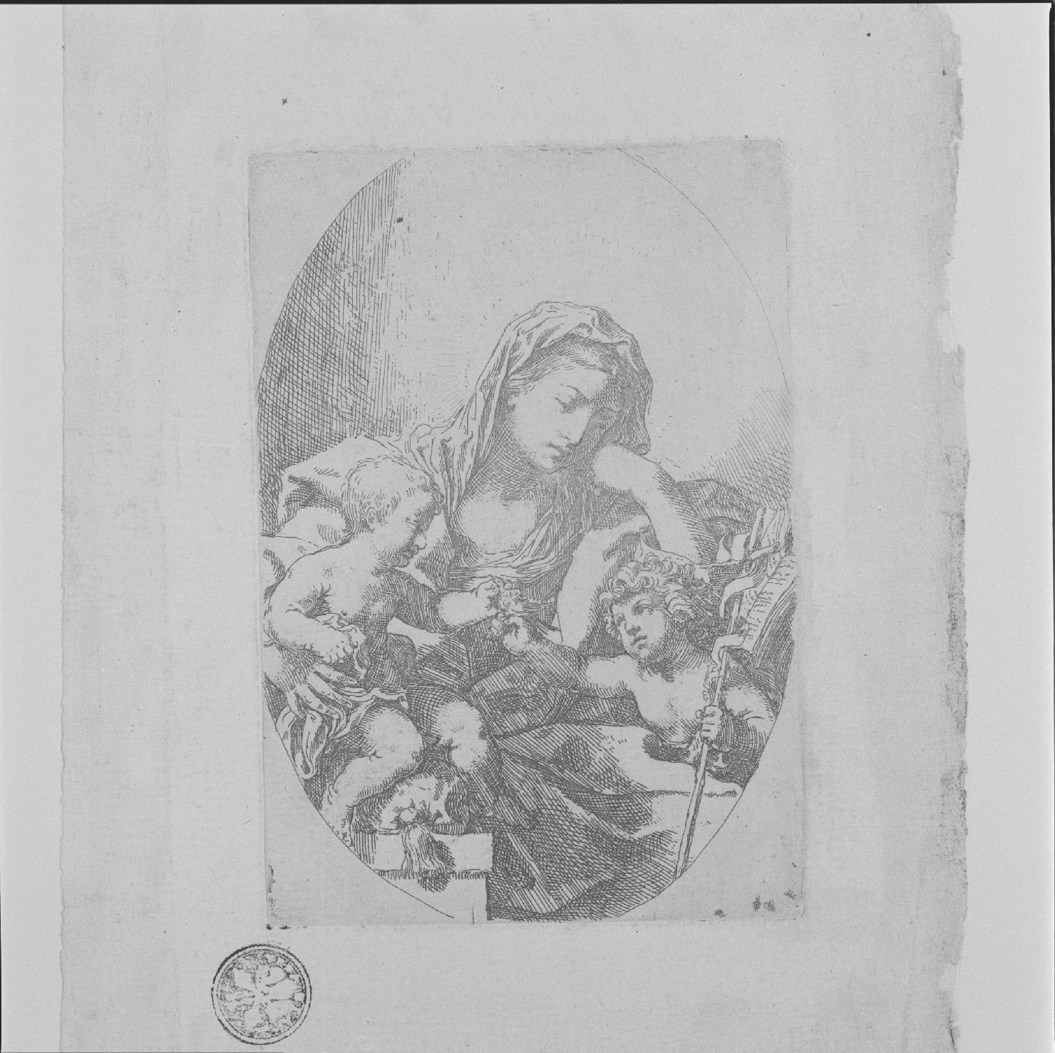Madonna con Bambino e San Giovannino (stampa) di Barbieri Giovan Francesco detto Guercino, Lolli Lorenzo (terzo quarto sec. XVII)
