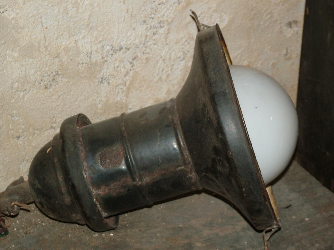 lampada a petrolio - produzione marchigiana (secc. XIX/ XX)
