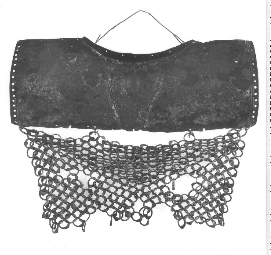 schienale d'armatura a maglia e piastre - bottega araba (sec. XVII)