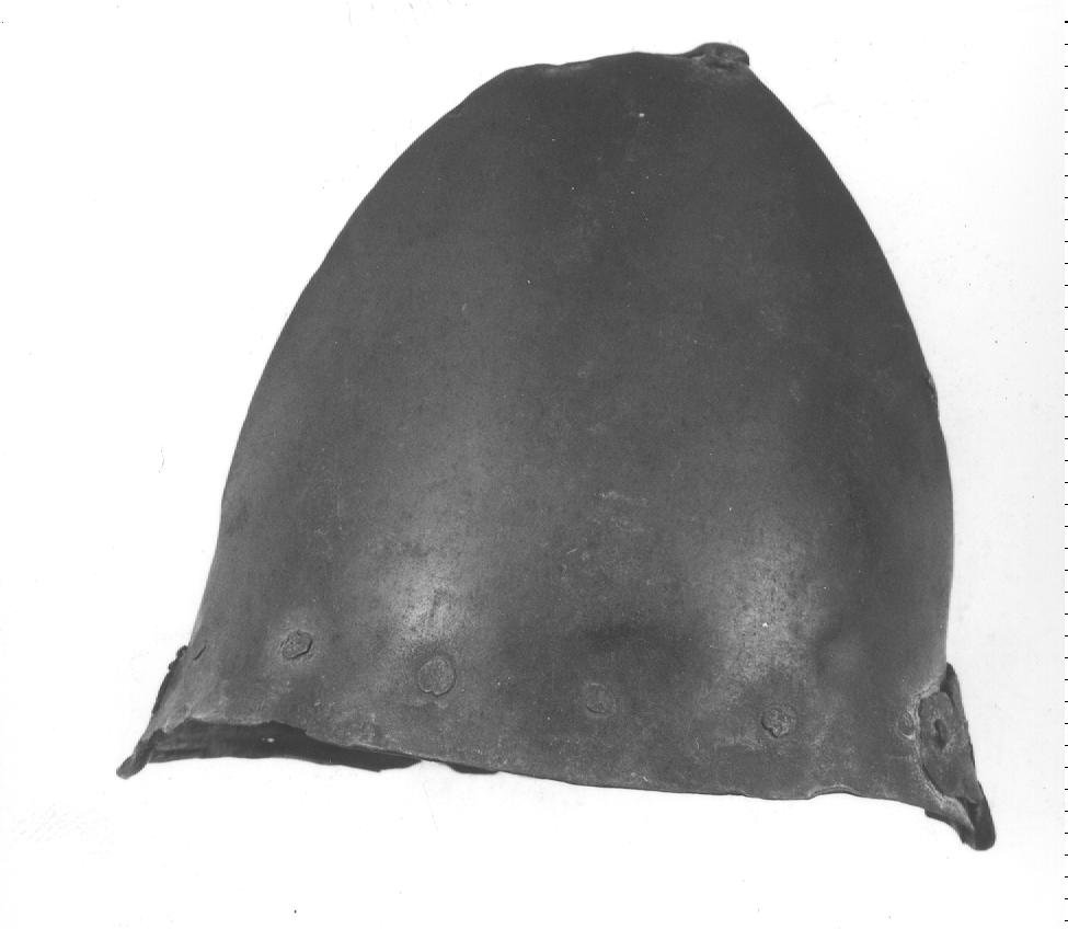 morione aguzzo - bottega italiana (fine sec. XVI)