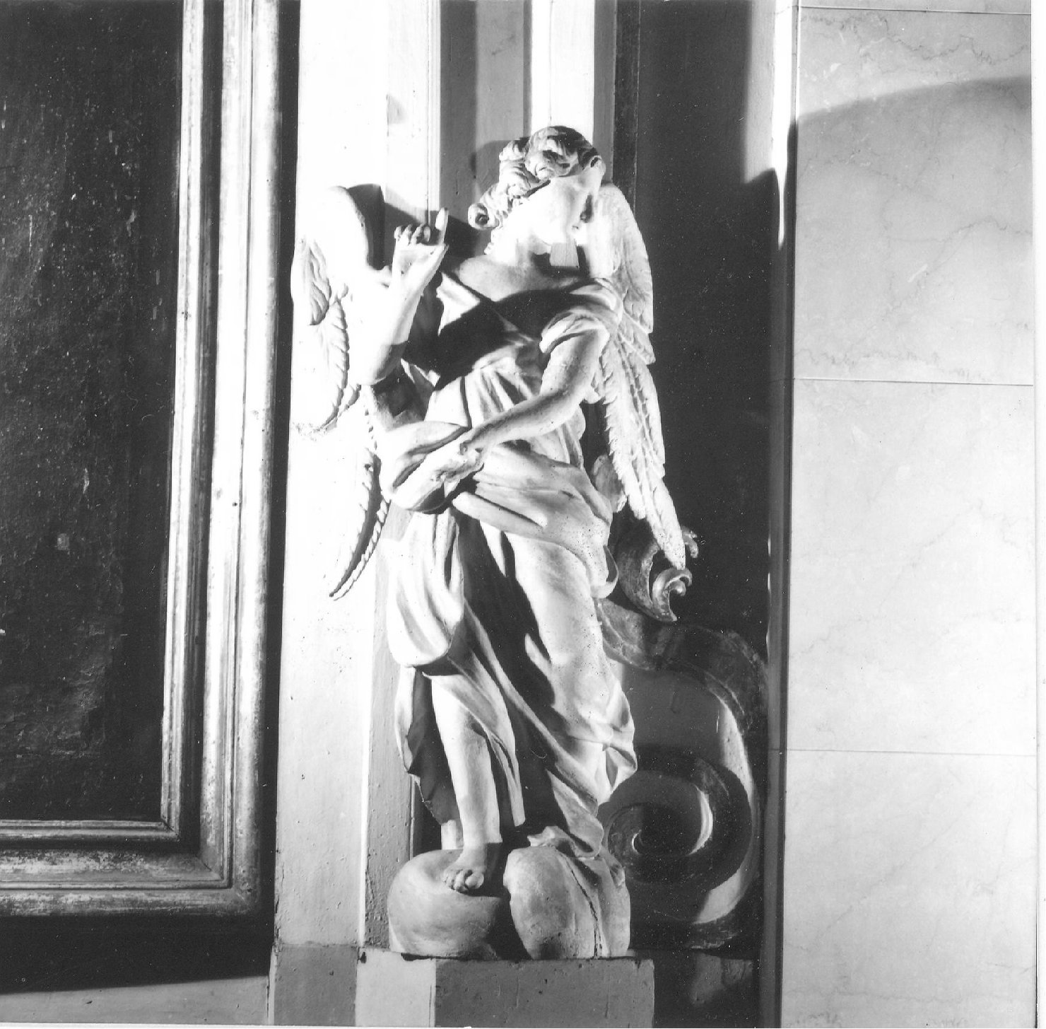 angelo (statua, coppia) di Polinaro G.B (attribuito) (sec. XVIII)