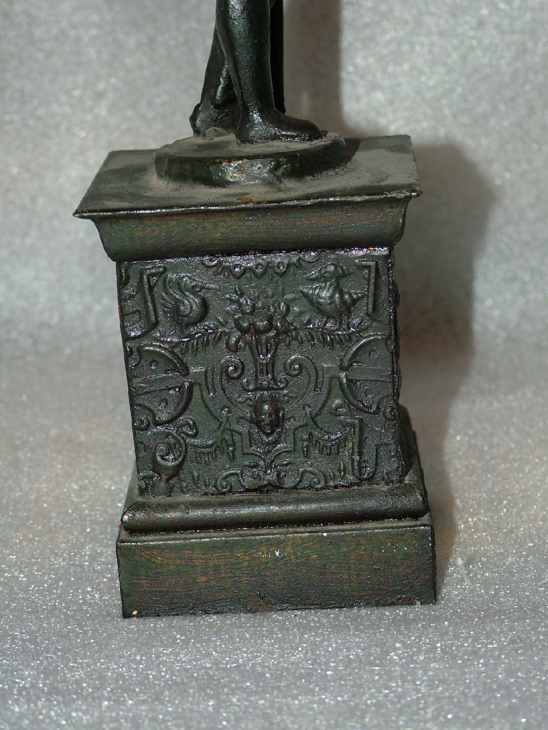 motivi decorativi a grottesche (rilievo, elemento d'insieme) - ambito Italia centrale (sec. XVIII)