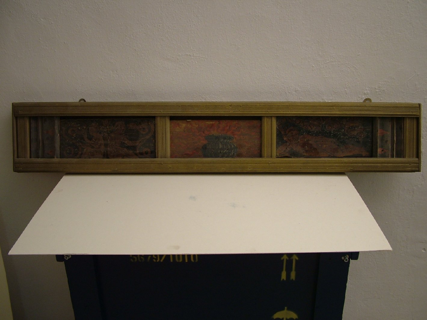 motivi decorativi e figure (fascia ornamentale, elemento d'insieme) - ambito marchigiano, bottega Italia centrale (ultimo quarto sec. XV, sec. XX)