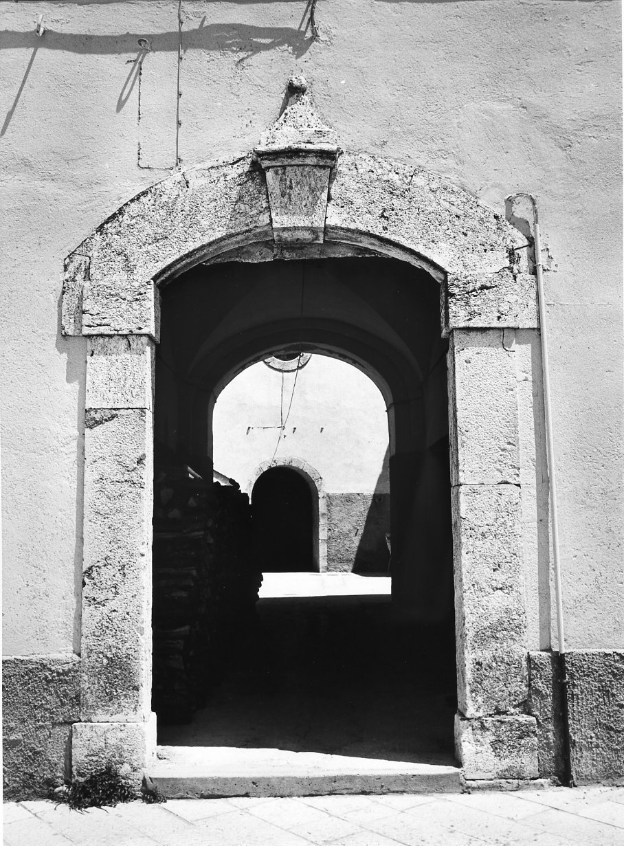 portale - bottega molisana (fine sec. XIX)