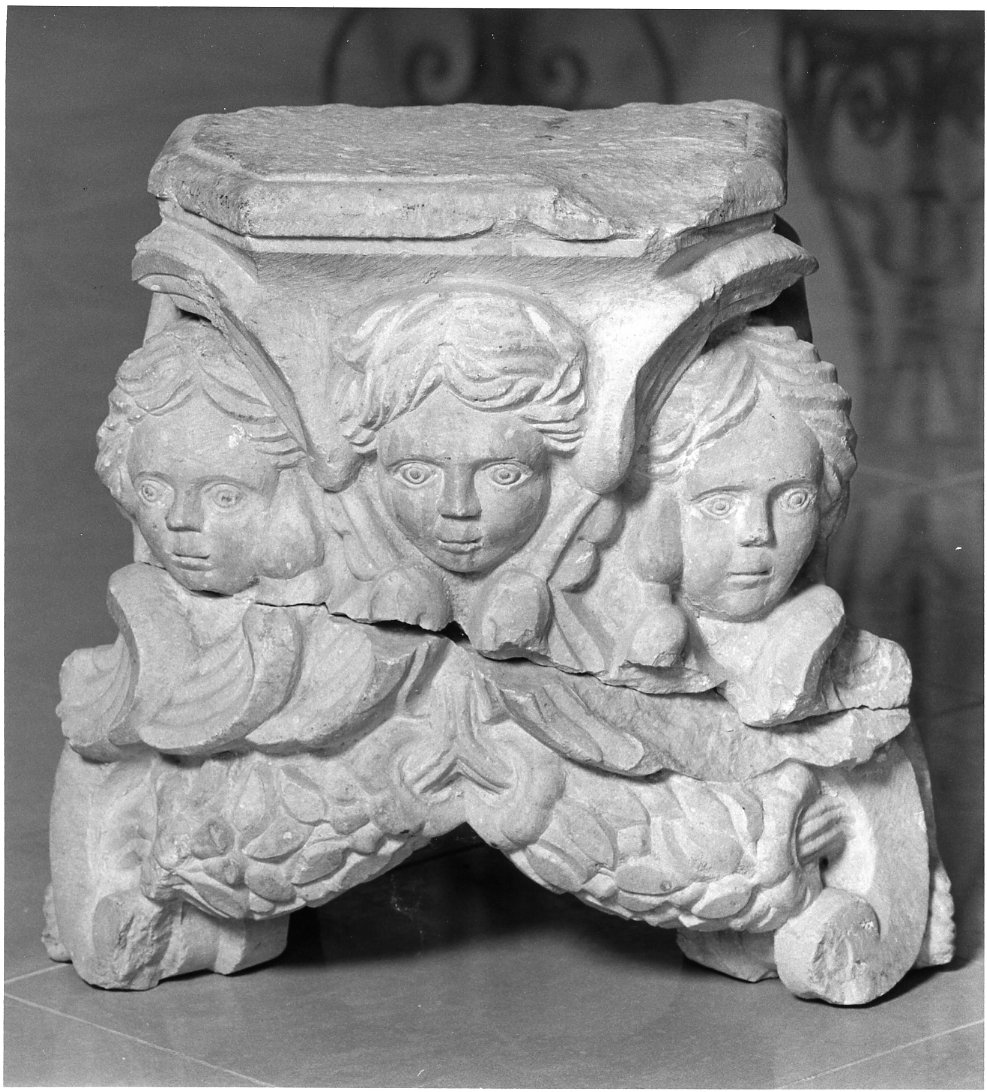 base, frammento - bottega Italia meridionale (secc. XIII/ XIV)