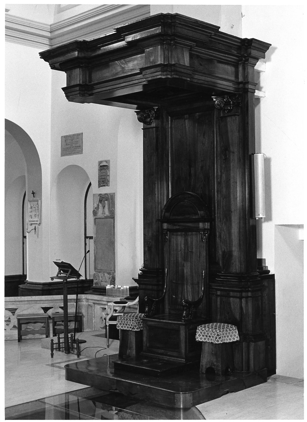 cattedra episcopale, opera isolata di Brunetti Michele (sec. XX)