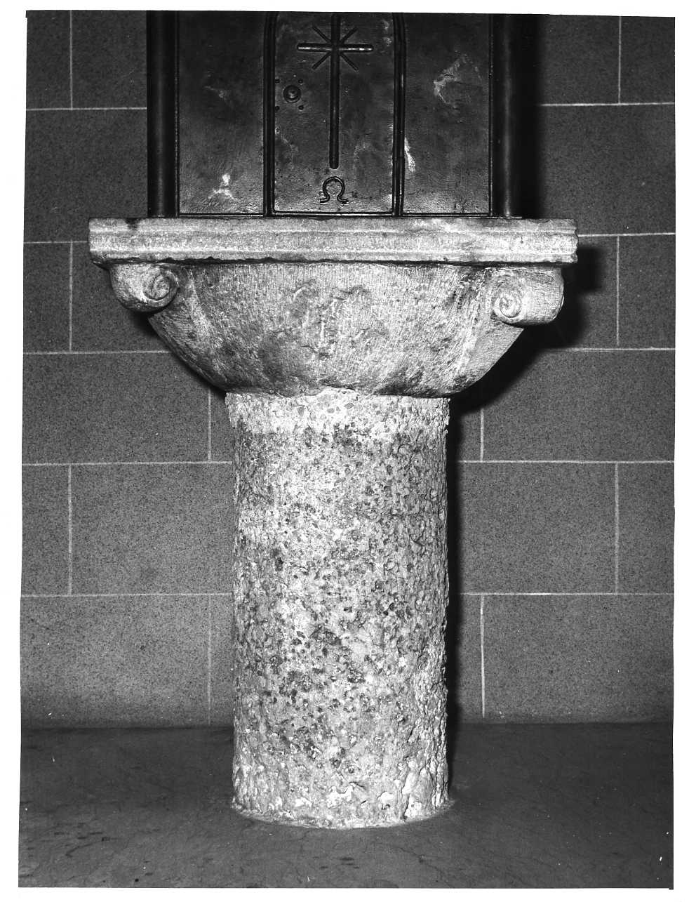 fonte battesimale - bottega Italia meridionale (secc. XIII/ XIV)