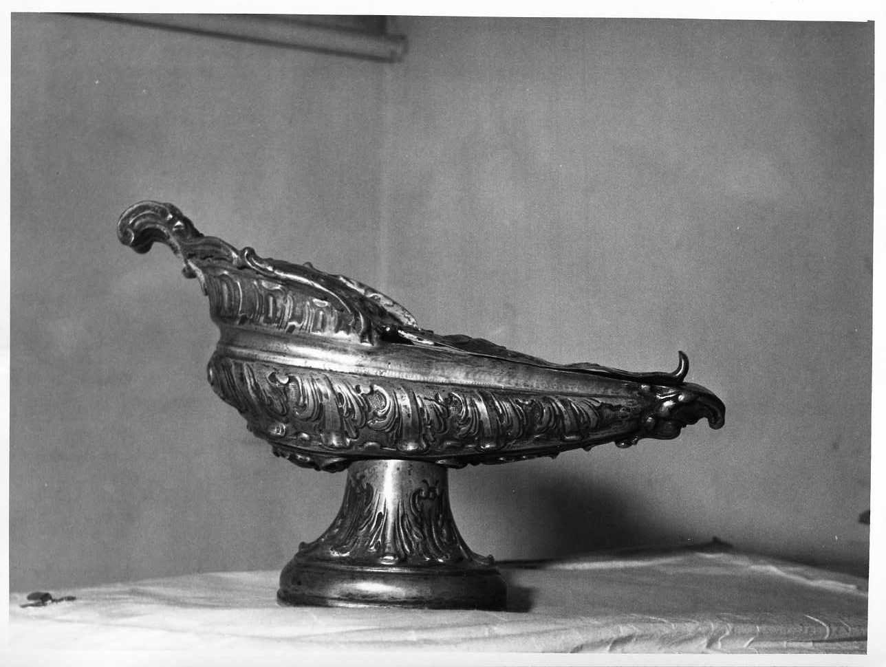 navicella portaincenso - a galeone - produzione napoletana (sec. XVII)