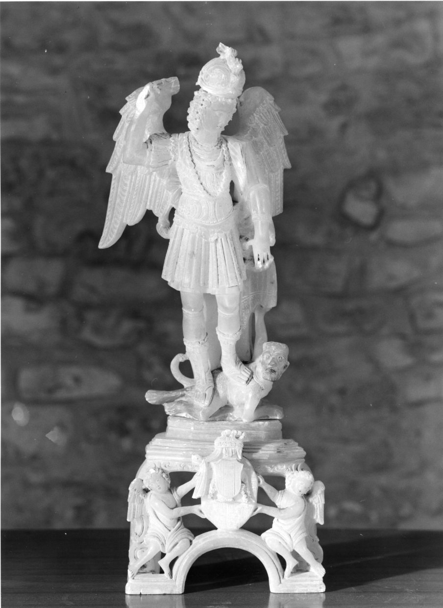 San Michele Arcangelo combatte Satana (gruppo scultoreo) di Di Jasto Gabriele (sec. XIX)