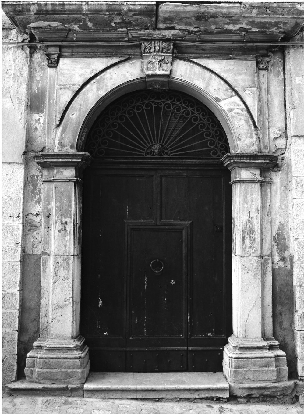 portale - bottega molisana (sec. XIX)