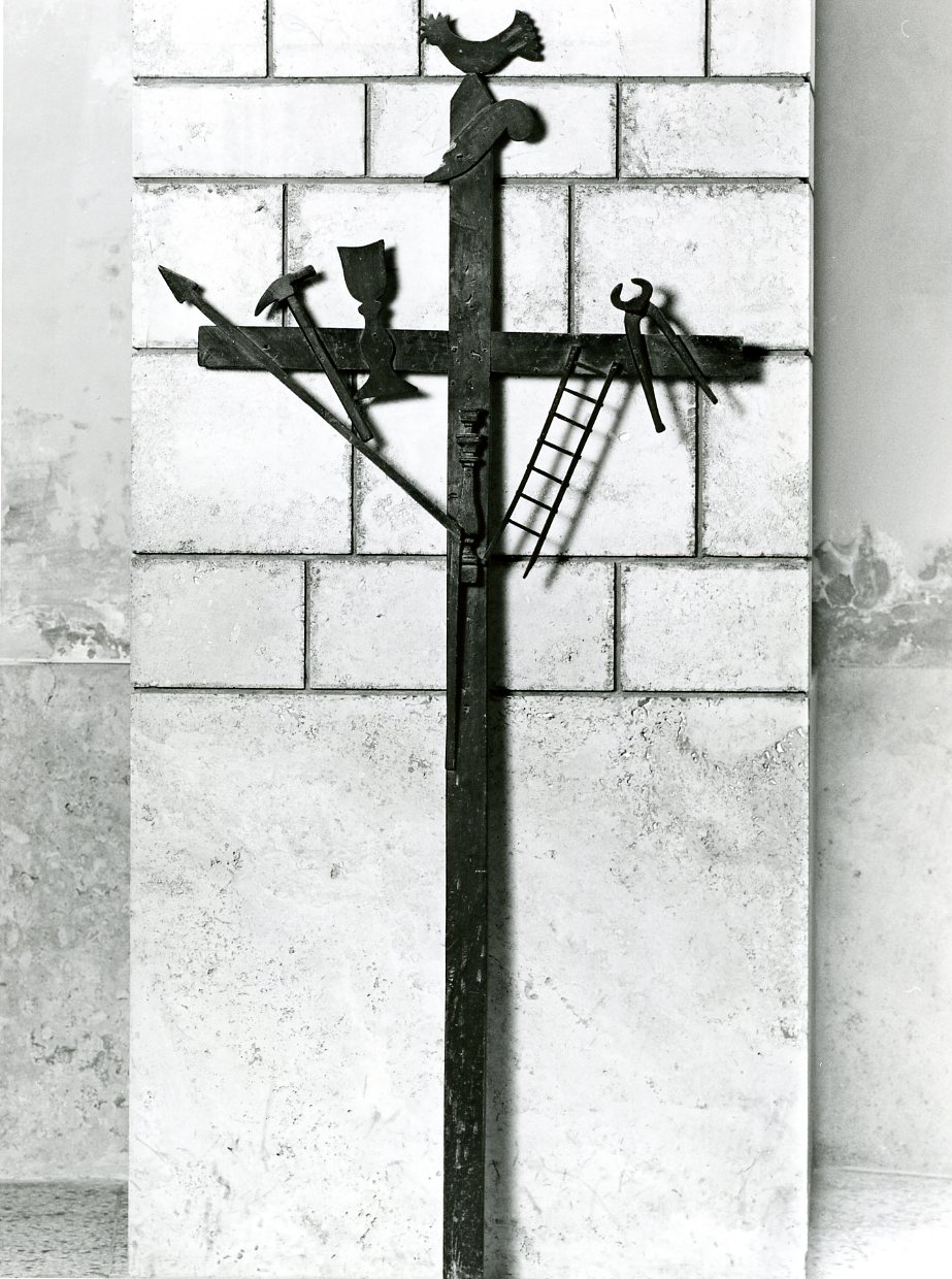 croce penitenziale - bottega molisana (fine/inizio secc. XIX/ XX)