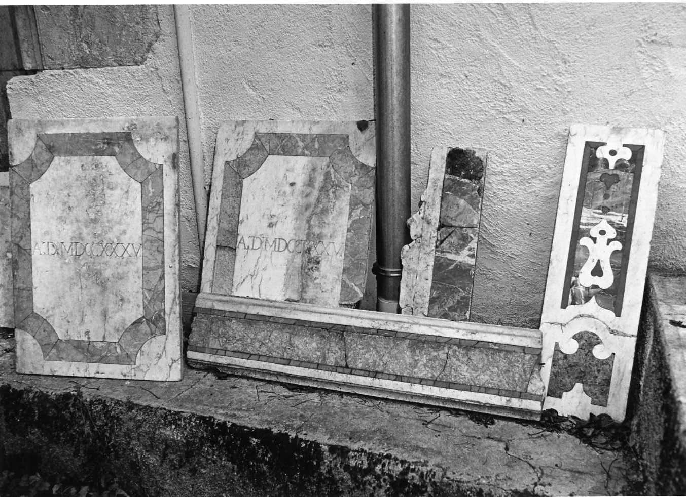 lastra, coppia - bottega Italia meridionale (sec. XVIII)