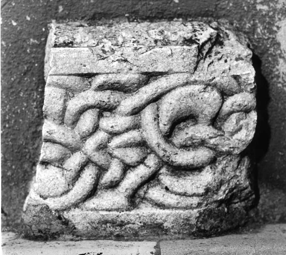 decorazione plastica, frammento - bottega Italia meridionale (secc. VIII/ X)