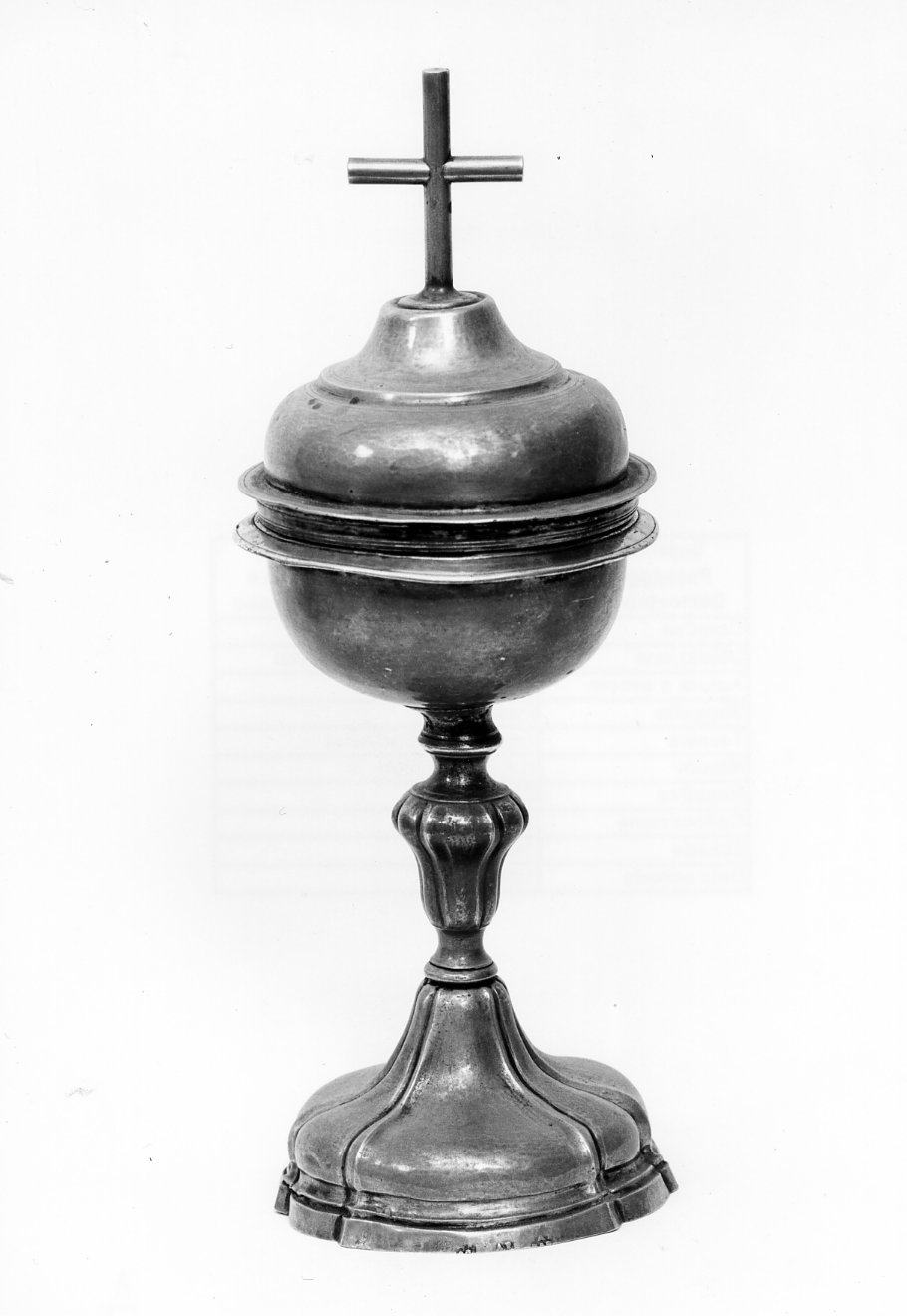 pisside, opera isolata - bottega molisana (inizio sec. XVIII)