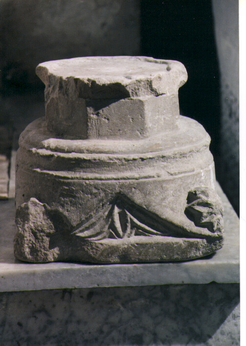 capitello, frammento - ambito beneventano (inizio sec. XII)