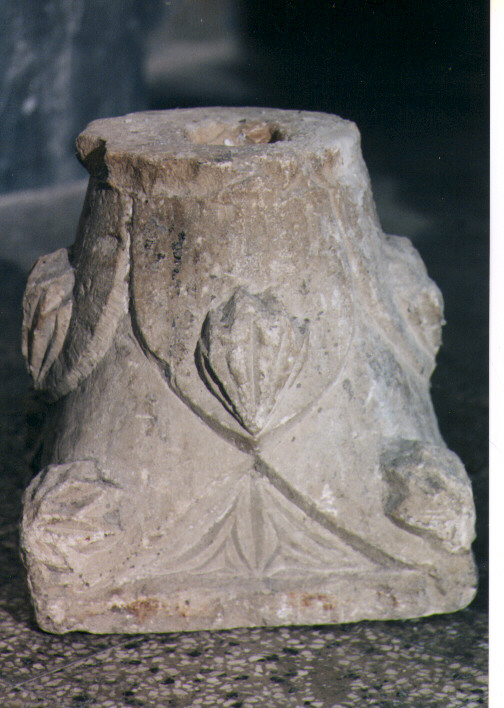 capitello, frammento - bottega beneventana (inizio sec. XII)