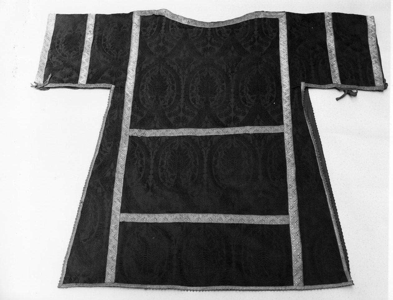 dalmatica, elemento d'insieme - manifattura italiana (sec. XIX)