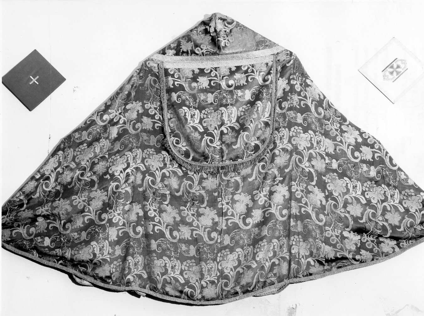 piviale - manifattura italiana (sec. XVIII)