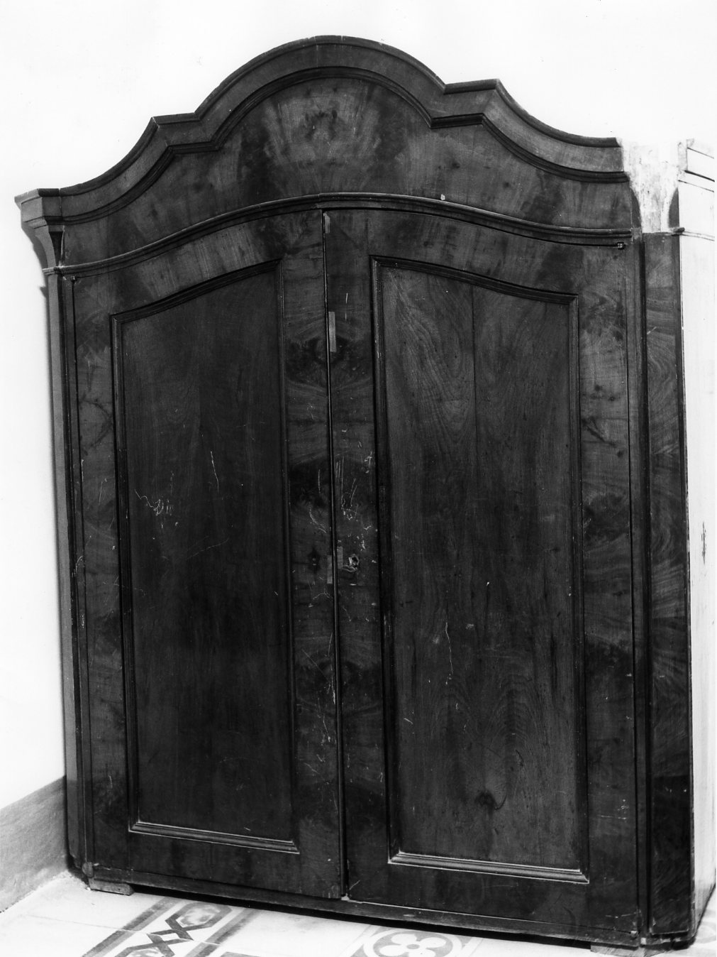 armadio, opera isolata - bottega napoletana (fine/inizio secc. XIX/ XX)