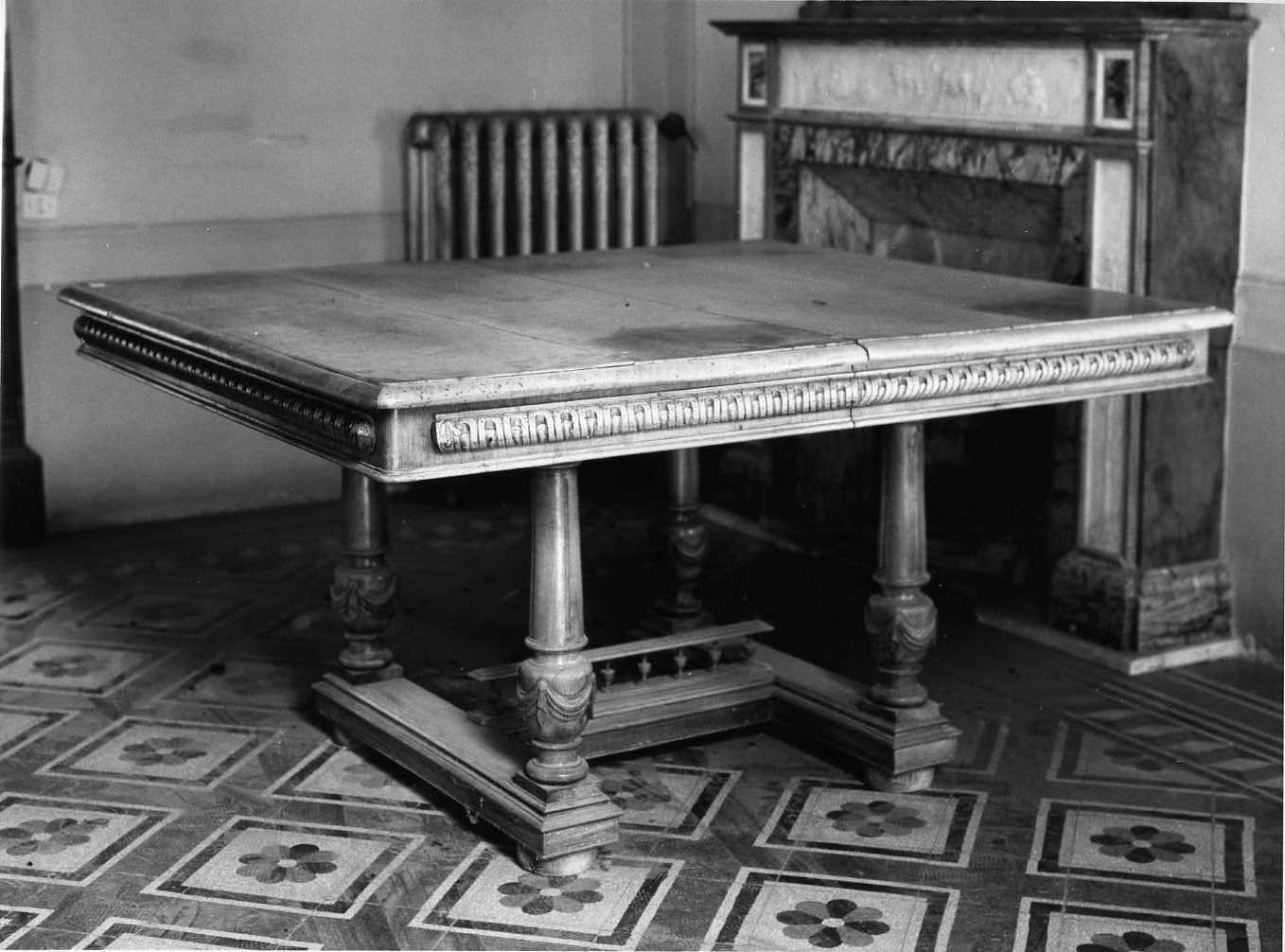 tavolo da pranzo - bottega italiana (primo quarto sec. XX)