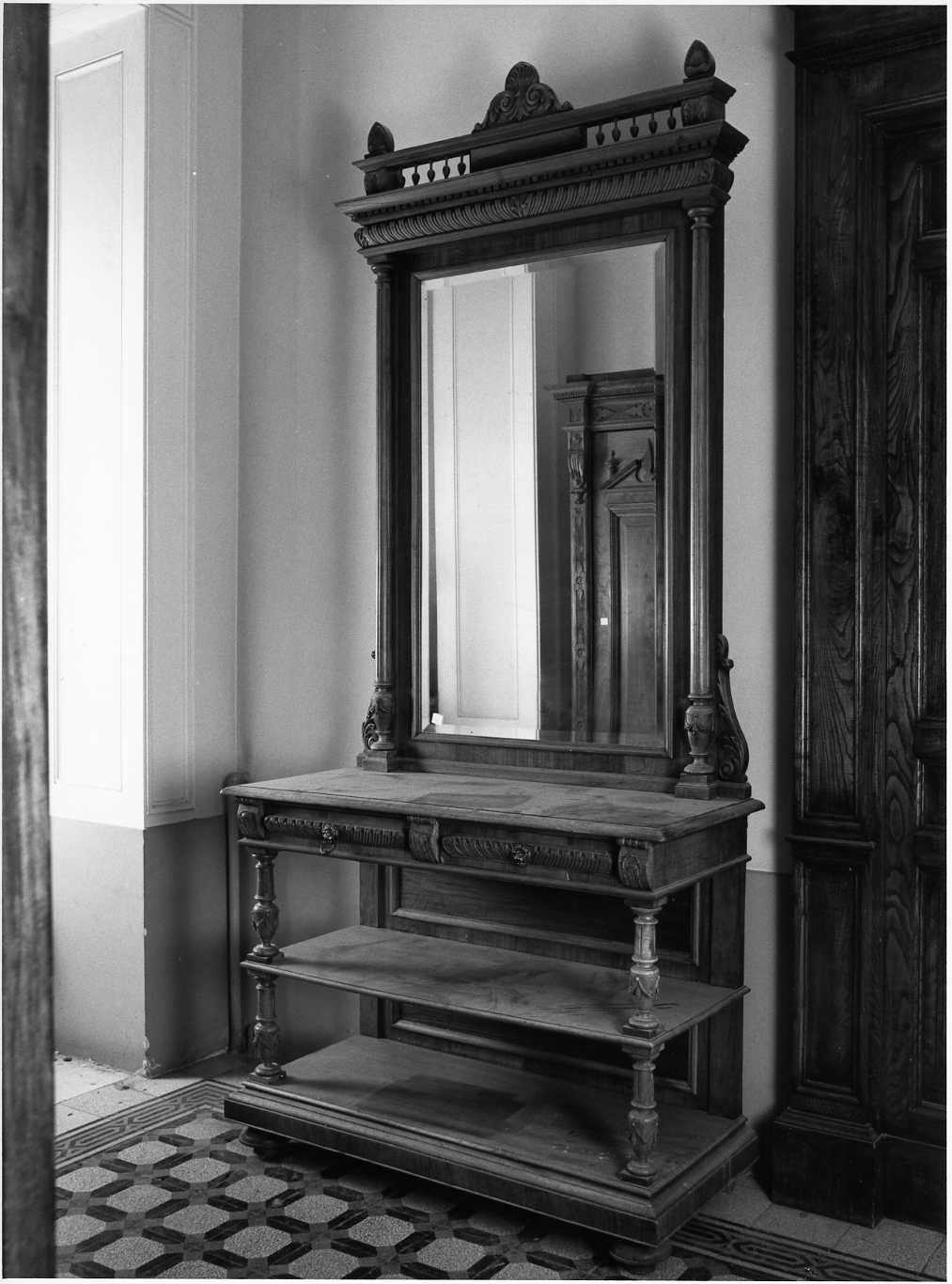 console con specchiera - bottega Italia centro-meridionale (fine/inizio secc. XIX/ XX)