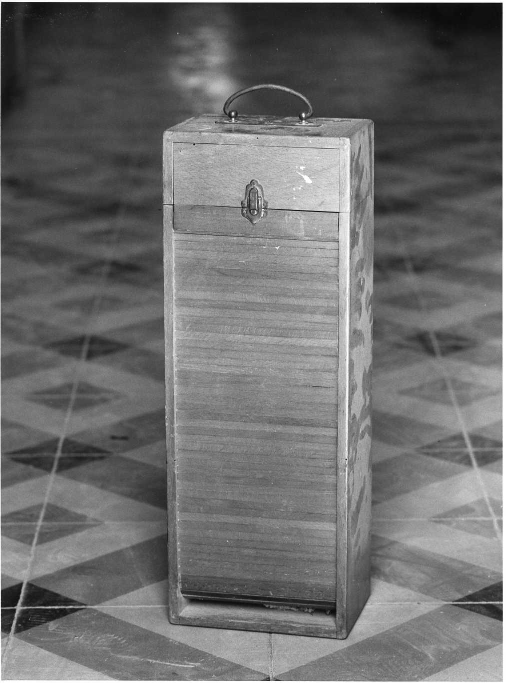 custodia - produzione italiana (sec. XX)