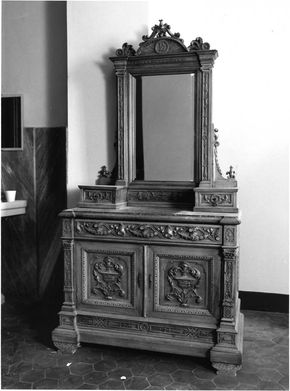 tavolino da toeletta - bottega Italia centro-meridionale (fine/inizio secc. XIX/ XX)