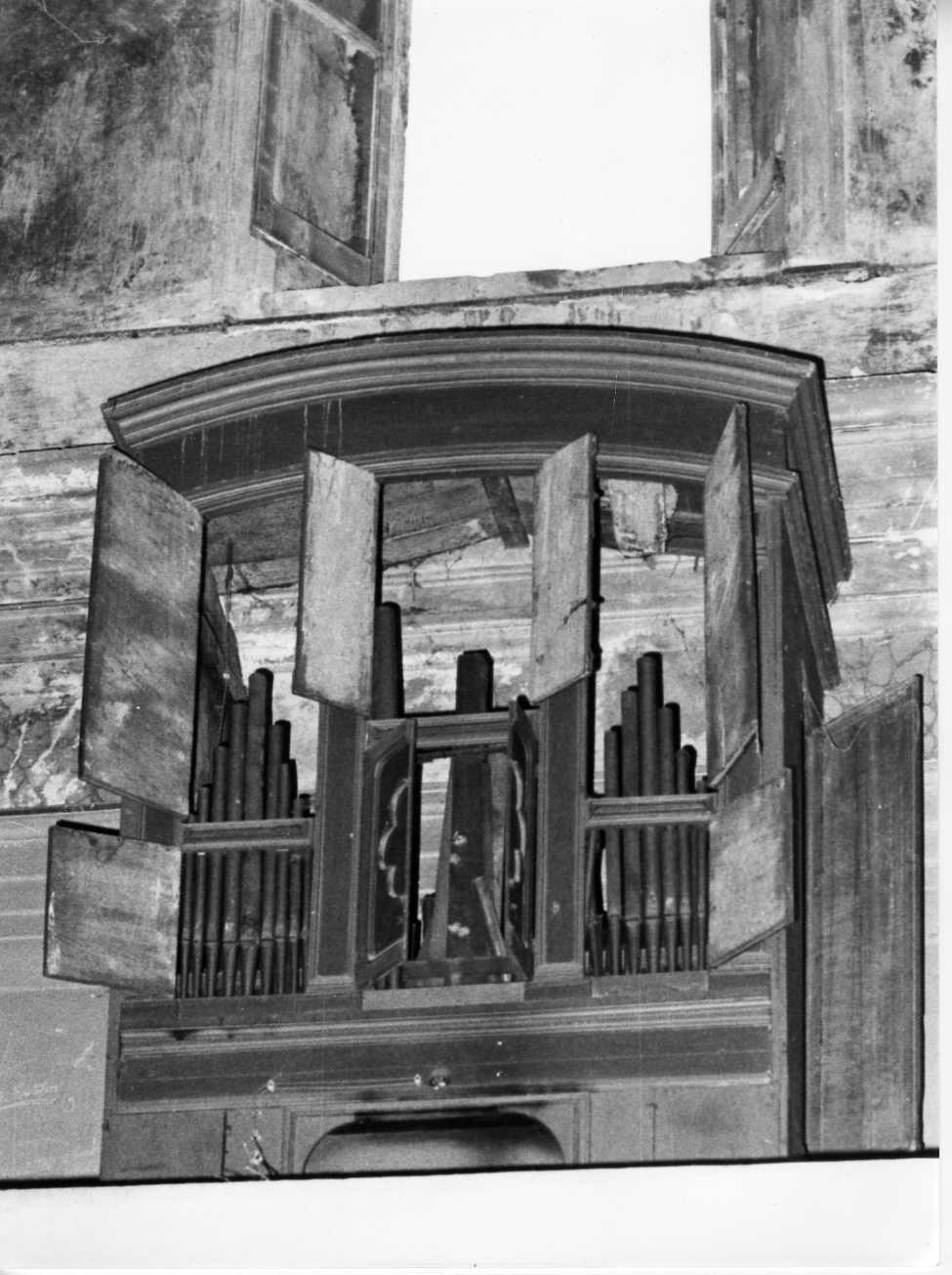 cassa d'organo di De Martino Joseph (attribuito) (sec. XVIII)