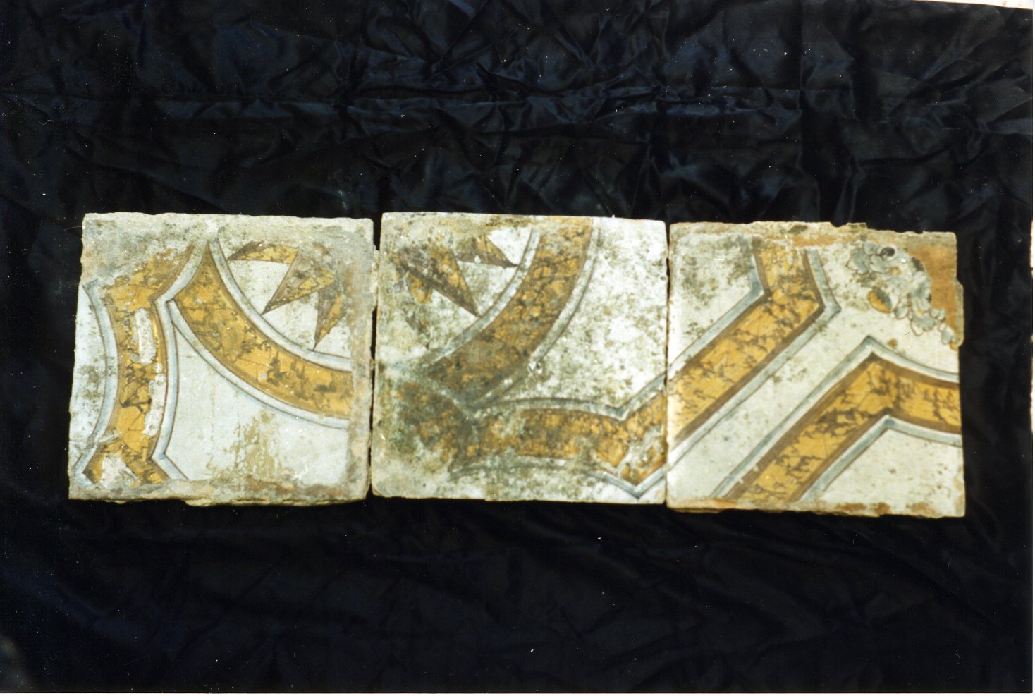 pavimento, frammento - bottega molisana (sec. XVIII)