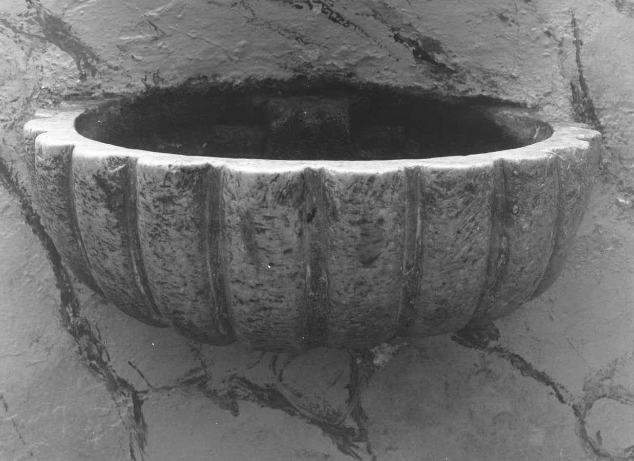 acquasantiera - bottega molisana (sec. XVIII)