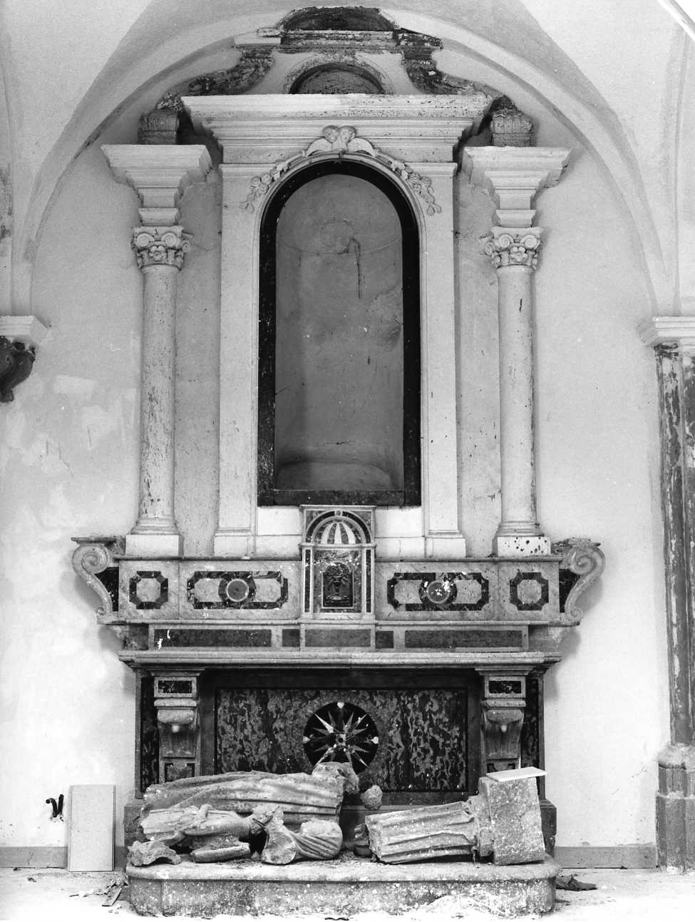 altare - bottega napoletana (seconda metà sec. XVIII)