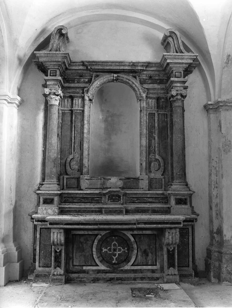 altare - bottega napoletana (prima metà sec. XVIII)