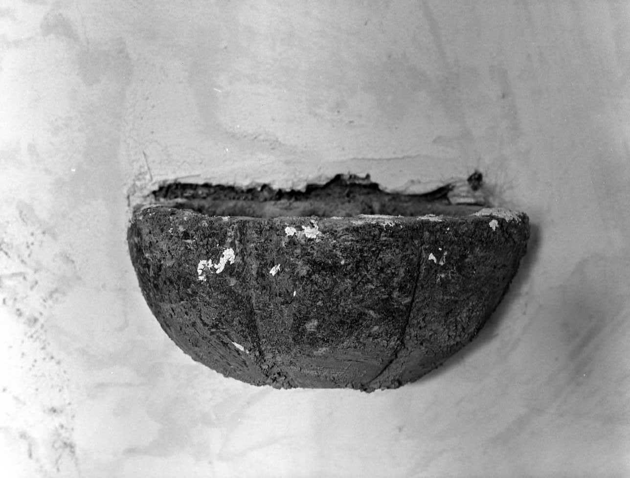 acquasantiera da parete - bottega molisana (sec. XVIII)